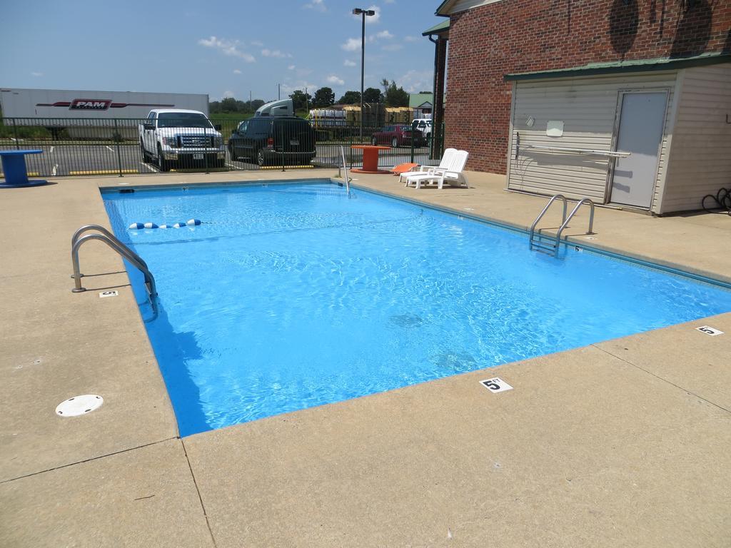 Americas Best Value Inn Ozark Екстер'єр фото