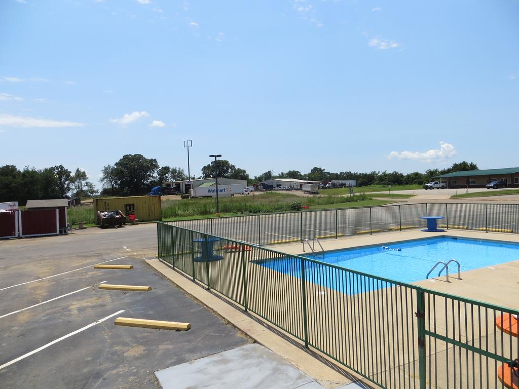 Americas Best Value Inn Ozark Екстер'єр фото